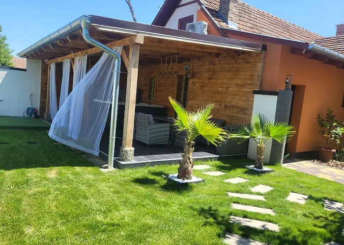 Holdvirag Vendeghaz * Janoshalma